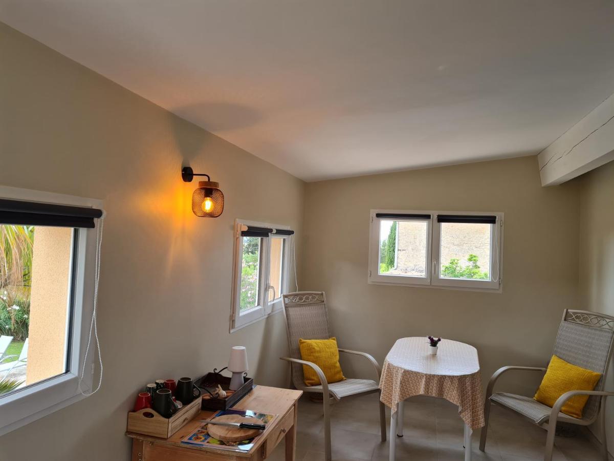 Domaine La Condamine Crillon Le Brave Hotel Bagian luar foto