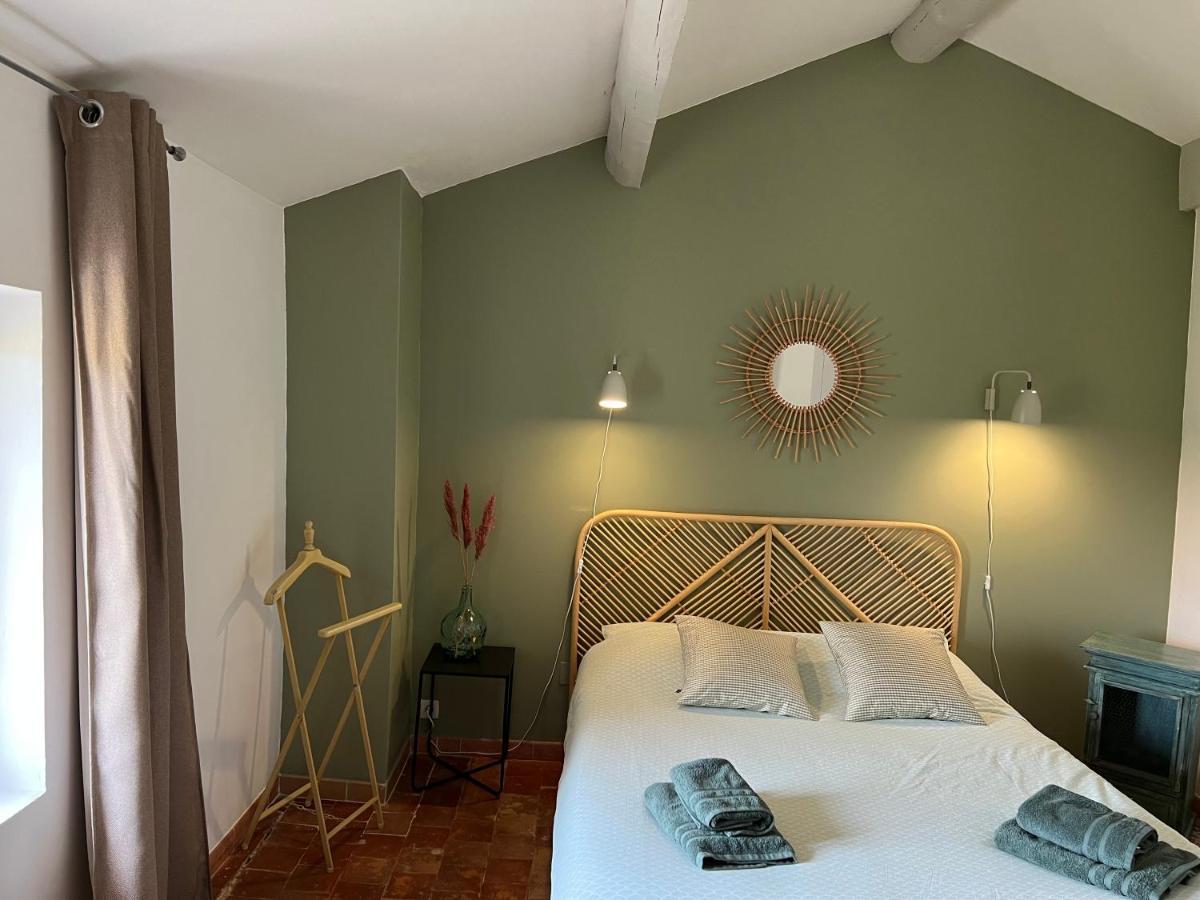 Domaine La Condamine Crillon Le Brave Hotel Bagian luar foto