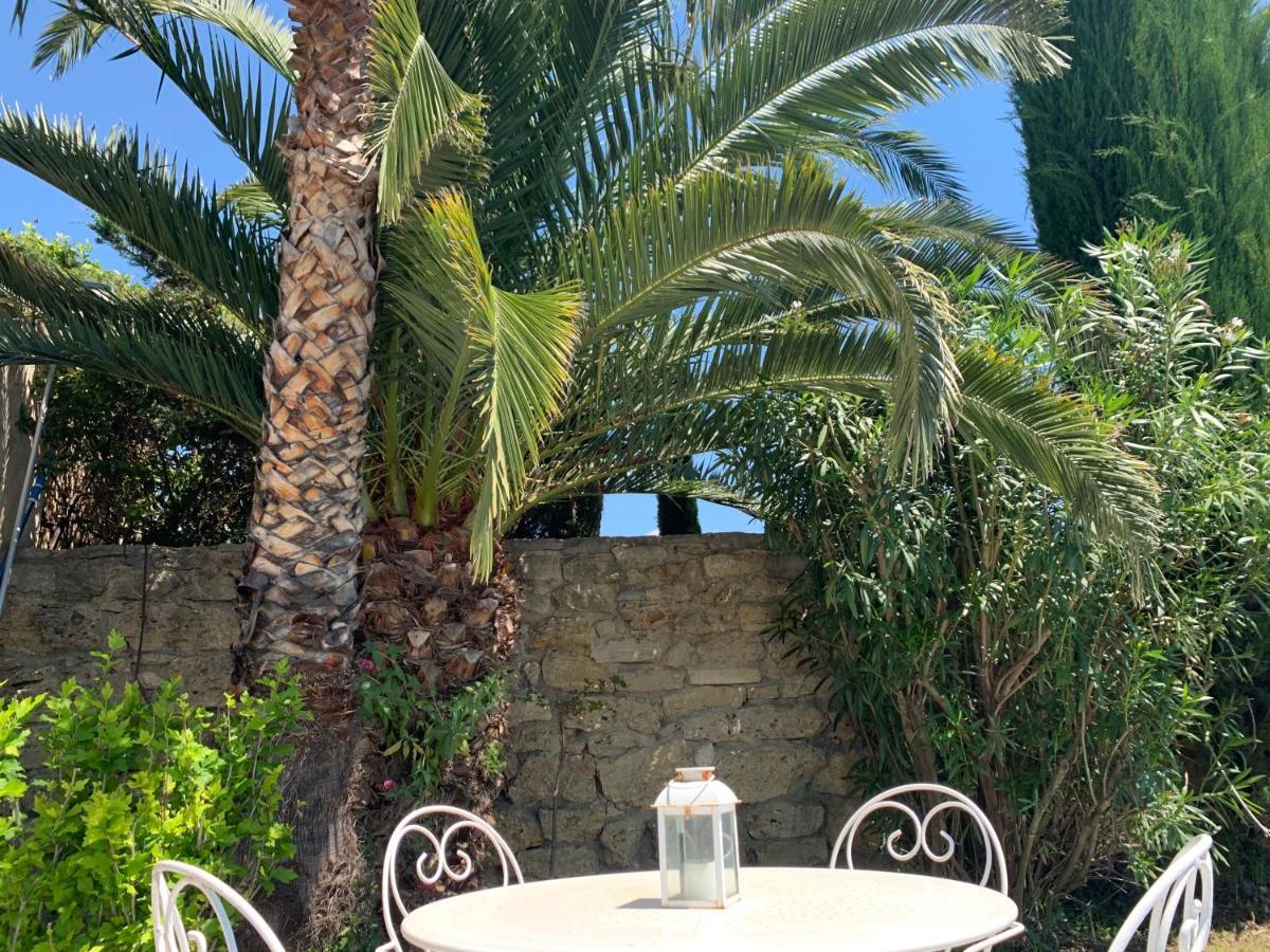 Domaine La Condamine Crillon Le Brave Hotel Bagian luar foto